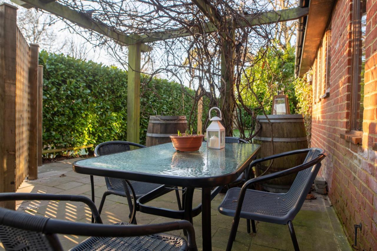 Terlingham Lane Cottage Hawkinge Bagian luar foto
