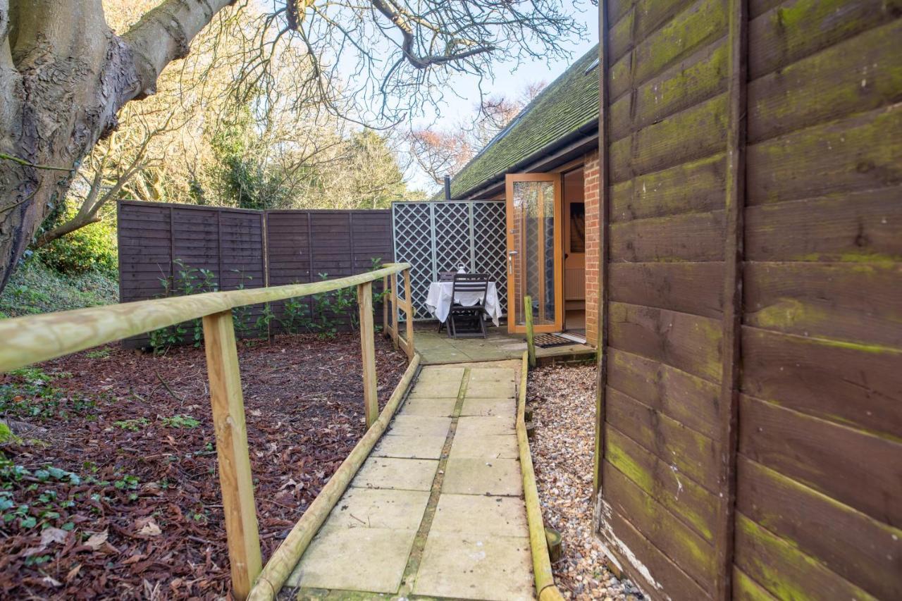 Terlingham Lane Cottage Hawkinge Bagian luar foto