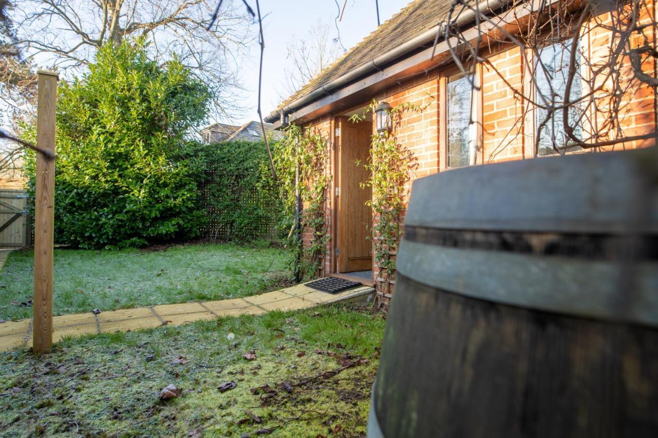 Terlingham Lane Cottage Hawkinge Bagian luar foto