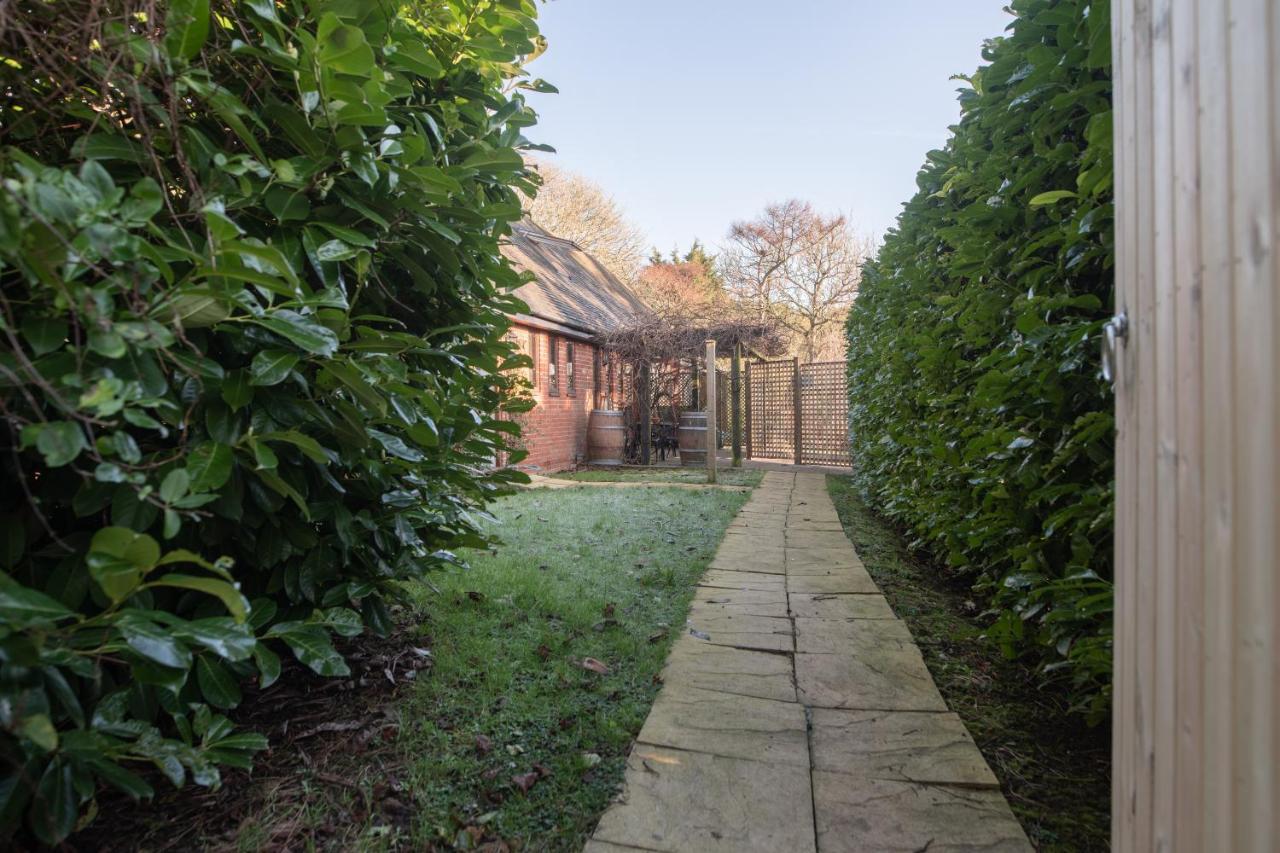 Terlingham Lane Cottage Hawkinge Bagian luar foto